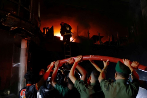 Bangladesh: Hỏa hoạn kinh hoàng tại nhà cao tầng, ít nhất 43 người thiệt mạng 